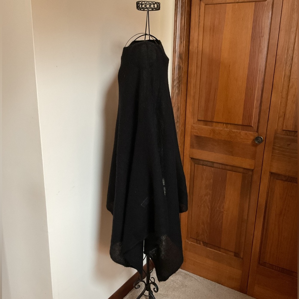 ZARA OPENWORK KNIT PONCHO BLACK - Picture 3 of 6
